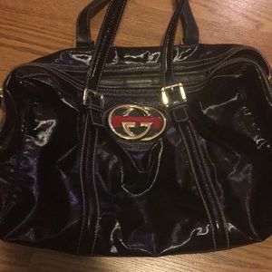 Gucci shoulder bag.